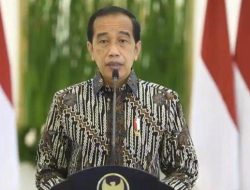 Jokowi Dinobatkan Jadi Bapak Pembangunan Desa Indonesia, Ketua Apdesi: Kalau Setuju, Angkat Tangan!