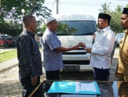 Pemkab Aceh Besar Serahkan 16 Bus untuk BUMG, Ini Peruntukannya