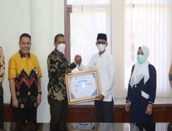 Bupati Aceh Selatan Terima Penghargaan Penyaluran Dana Desa Tercepat Se-Indonesia