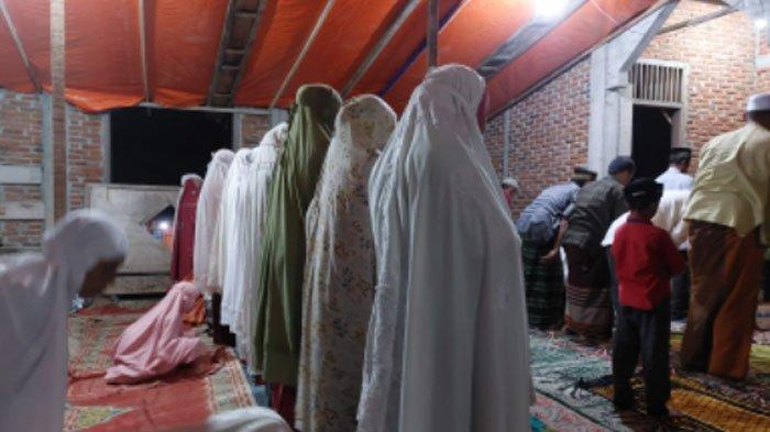 Melihat Semangat Warga Komplek Aceh Relief Hidupkan Malam Ramadhan di Tengah Keterbatasan