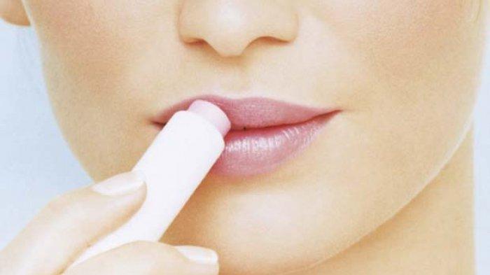 Puasa Bikin Bibir Kering, Bolehkah Pakai Lip Balm atau Pelembap Bibir? Begini Penjelasan Buya Yahya