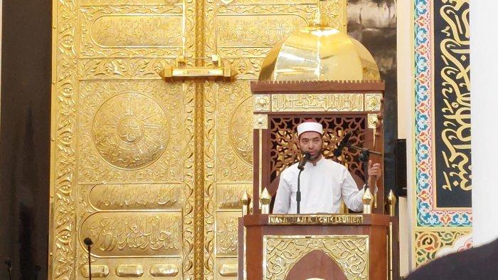 Puasa Menguji Keimanan, Menahan Diri Dari Yang Halal, Khutbah di Masjid Haji Keuchik Leumiek