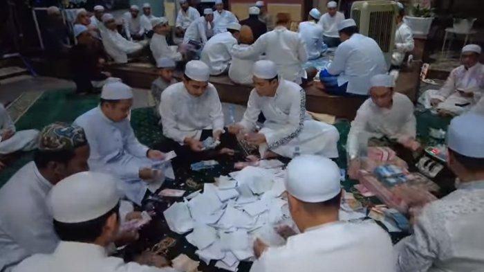 Salut, Eks Wali Kota Ini Sumbang Semua Gaji dan Insentif 5 Tahun Menjabat untuk Masjid dan Musalla