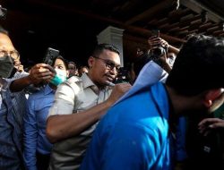 Sambut Massa Unjuk Rasa, Plt Ketua Safaruddin: DPRA Satu Suara dengan Kalian