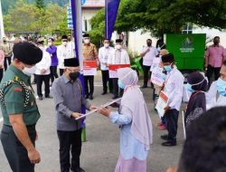 Wapres Serahkan Bantuan untuk Warga Aceh Tengah, dari BLT Minyak Goreng hingga Sepeda Roda 3