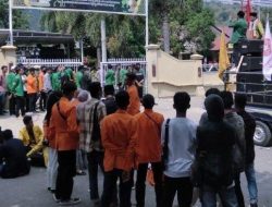 BEM Nusantara Geruduk Markas Polres Bima Setelah Penangkapan 10 Mahasiswa