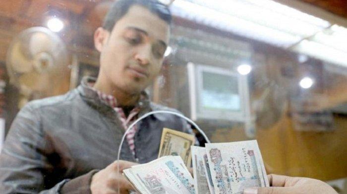 Mesir Devaluasi Mata Uang, Dolar AS Terus Mengalir ke Kairo