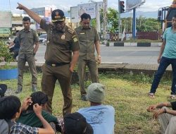 Satpol PP Aceh Besar Tertibkan Gepeng di Bundaran Lambaro