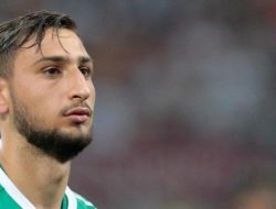 Main Bagus pun, Gianluigi Donnarumma Tetap Diejek Penggemar Italia Sejak Pindah Klub