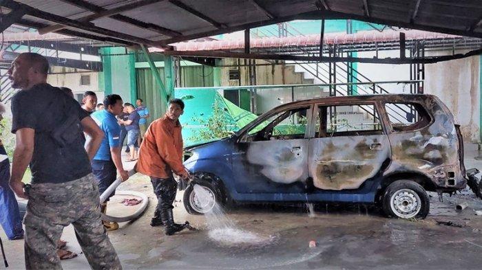 Sudah Lama Rusak dan tak Dipakai, Mobil Operasional STAIN Meulaboh Hangus Terbakar di Tempat Parkir